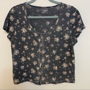 Gray/blue American eagle crop top with flowers